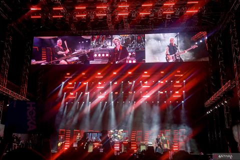 Green Day goyang Pantai Karnaval Ancol