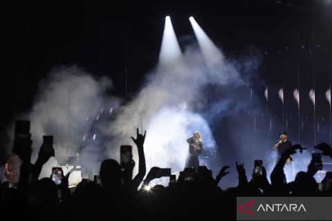 Grup musik Linkin Park pukau penggemar dalam konser From Zero World Tour di Jakarta