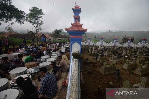 Kerukunan agama dalam tradisi Sadranan di lereng Merbabu