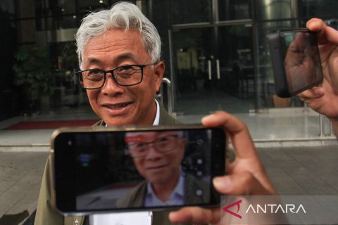 KPK periksa dua mantan Direktur Pertamina terkait dugaan korupsi transaksi jual beli gas