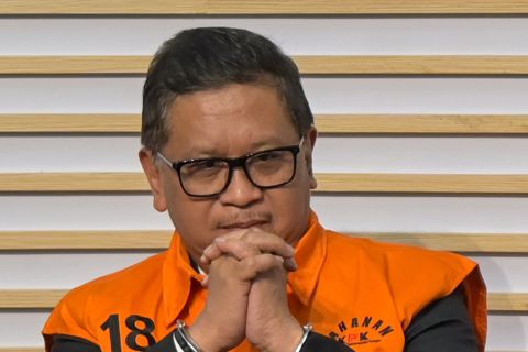 Hasto Kristiyanto akhirnya ditahan KPK