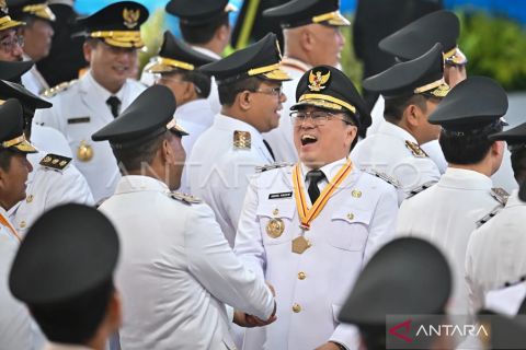 Wali Kota Manado tertawa lepas usai dilantik oleh Presiden