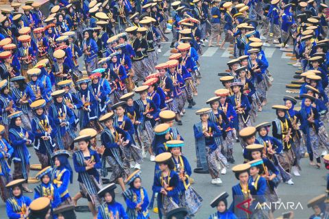 Sebanyak 1.405 penari pemecahkan rekor Muri Tari Kretek Kudus terbanyak