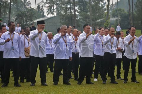 Kegiatan kepala daerah peserta retret di Akmil