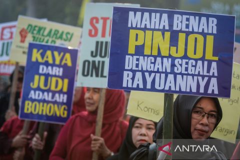 Aksi tolak judi dan pinjaman daring di Tangerang