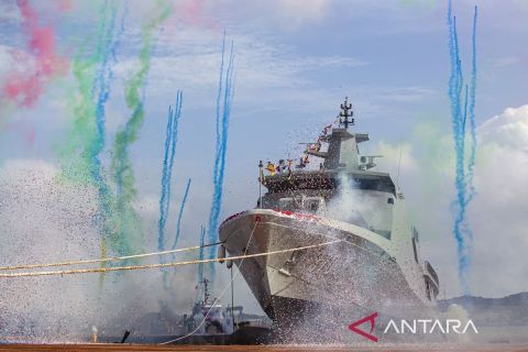 Kri Bung Hatta-370 Corvette Launch in Batam