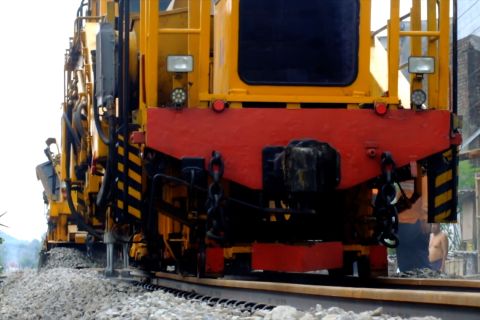 Perbaikan jalur di Jember tingkatkan kecepatan kereta hingga 120 Kpj