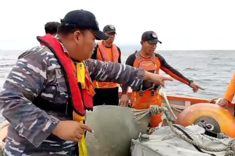 TNI AL evakuasi kapal SAR Ternate yang alami kerusakan mesin