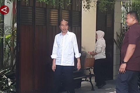 Jokowi persilahkan KPK periksa keluarganya asalkan ada fakta hukum