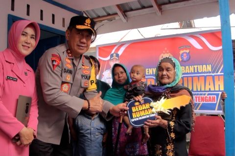 Kapolda Kalteng resmikan hasil program bedah rumah warga Palangka Raya