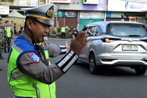 Polisi rekayasa lalu lintas saat kepulangan peserta retret Akmil