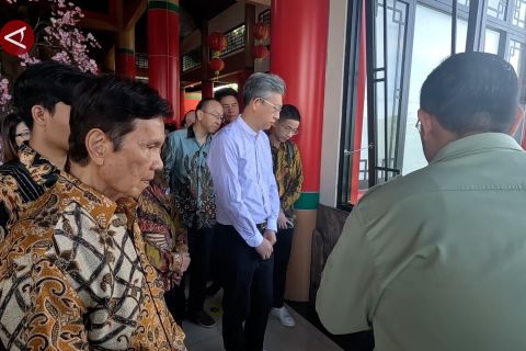 Perkuat diplomasi, Dubes China tinjau panda raksasa di Taman Safari