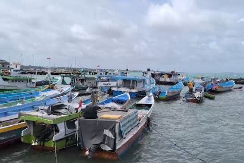 Bibit siklon 96S muncul di perairan NTT, picu gelombang tinggi
