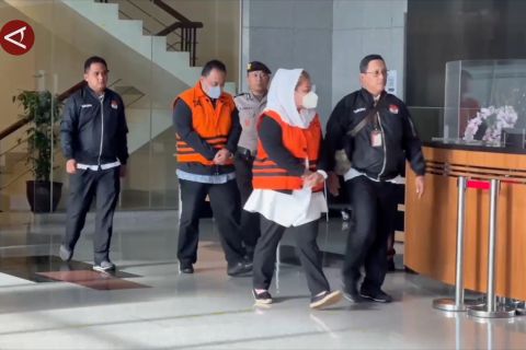 Wali Kota Semarang Hevearita dan suami resmi jadi tahan KPK