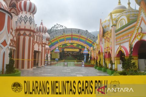 Penyegelan kawasan wisata Hibisc Fantasy Puncak