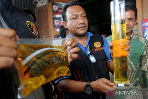 Tim Satgas pangan sidak takaran Minyakita di Meulaboh Aceh Barat