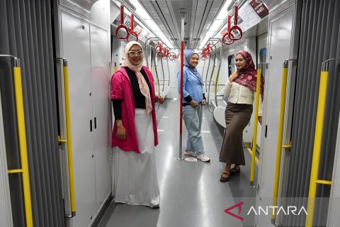 Percantik Hijabmu di Setiap Perjalanan, kompetisi menata hijab bagi pelanggan LRT Jakarta