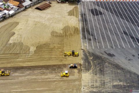 Perluasan kantong parkir Dermaga Bulusan Banyuwangi