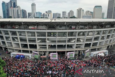 Antusias warga nonton bareng dukung timnas Indonesia lawan Australia