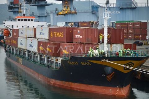 Insentif 50 persen untuk jasa penumpukan peti kemas