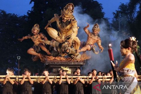 Belasan ogoh-ogoh terbaik diarak dalam Kasanga Festival 2025 di Denpasar