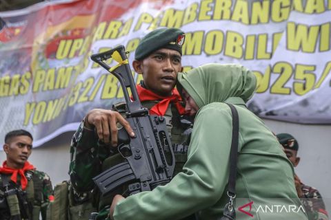 Pemberangkatan pasukan Yonif 732/Banau penjaga perbatasan NKRI ke Papua