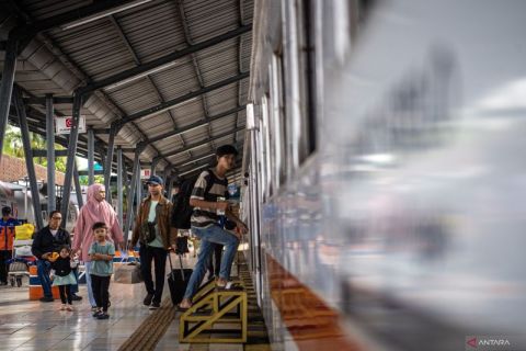 Arus mudik di Stasiun Kertapati Palembang