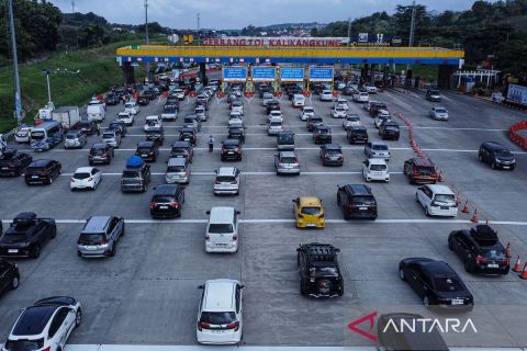 Korlantas tunda sementara pemberlakuan sistem satu arah di Tol Semarang-Batang