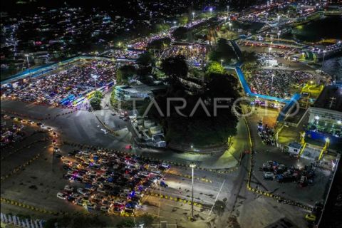 FOTO - Puncak arus mudik di Pelabuhan Merak Banten