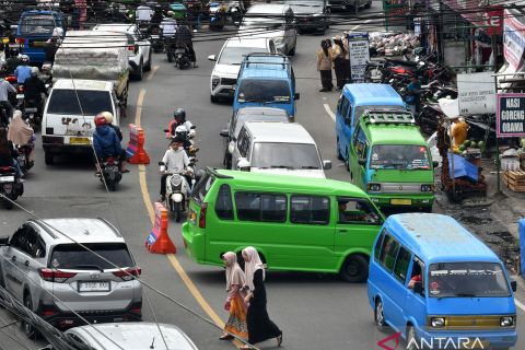Pemprov Jabar larang angkot melintasi jalur Puncak Bogor selama libur Lebaran