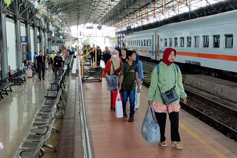 H-5 lebaran, 43 ribu pemudik kereta api telah tiba di Semarang