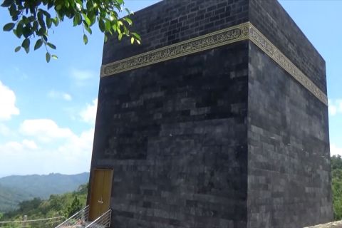 Asy-Syuhada, masjid unik berbentuk Ka’bah di Dusun Baturturu