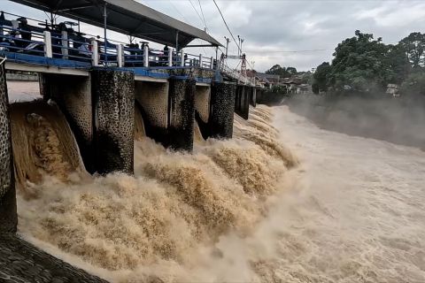 Bendung Katulampa Siaga 3, pemantauan terganggu akibat CCTV rusak