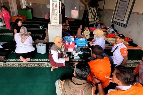 Dinkes Bogor buka pemeriksaan kesehatan bagi korban banjir