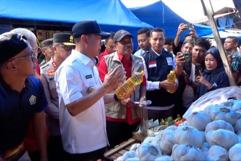 Gubernur Sultra bertekad konsisten pantau harga kebutuhan pokok