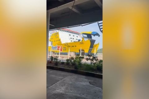 Kapal Portlink III tabrak Dermaga Eksekutif Pelabuhan Merak