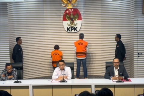 KPK tahan dua tersangka kasus korupsi LPEI