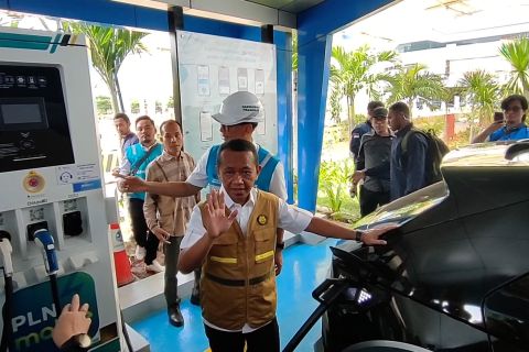 Menteri ESDM cek kesiapan SPKLU di jalur mudik wilayah Banten