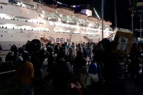 Minggu, puncak arus mudik Lebaran di Pelabuhan Ahmad Yani Ternate
