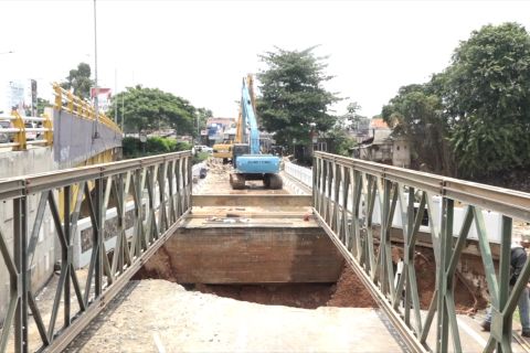 Perbaikan Jembatan Kemang Pratama di Bekasi dikebut