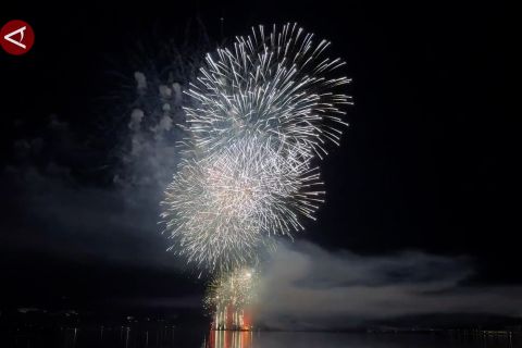 Pertunjukan kembang api Skyfire 2025 terangi langit Canberra