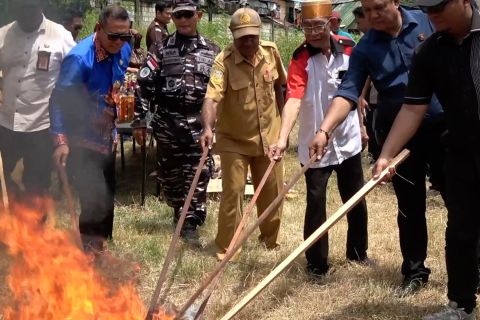 Polresta Jayapura musnahkan minuman keras ilegal