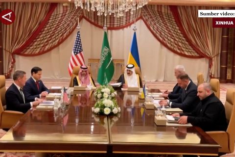 AS Ukraina memulai pembicaraan di Arab Saudi