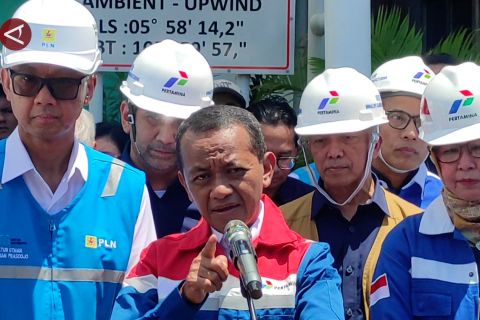 Menteri Bahlil ancam cabut izin agen dan pangkalan gas LPG nakal