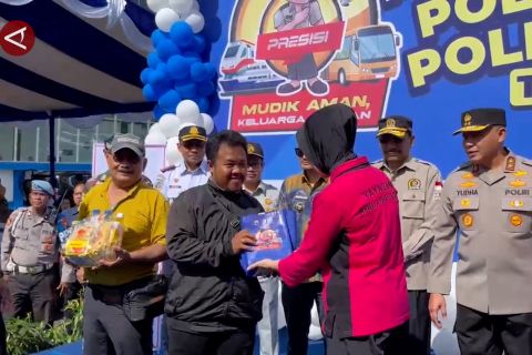 Polda Kalsel berangkatkan 10 bus Mudik Gratis 2025