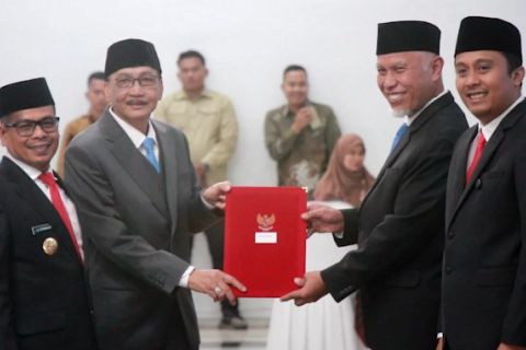 Sumbar jajaki pemanfaatan surat utang daerah untuk pembangunan