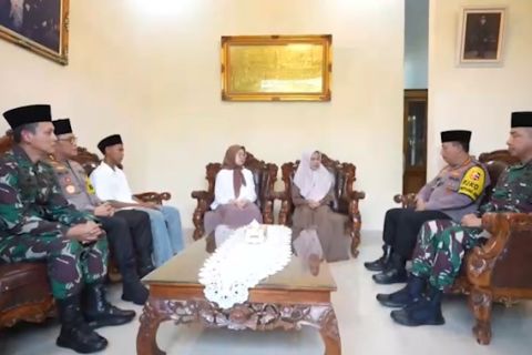 Panglima TNI temani Kapolri kunjungi keluarga Briptu Anumerta Ghalib