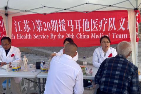 Tim medis China tawarkan layanan gratis di Cospicua, Malta