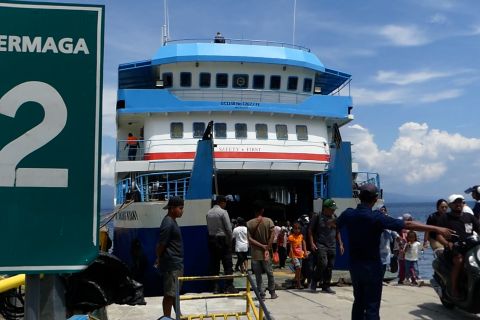 Antisipasi lonjakan penumpang, ASDP Ambon tambah kerangkatan feri