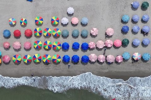 Pemkot Pariaman membuka empat destinasi pantai saat libur Lebaran